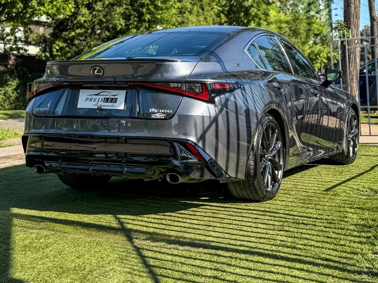 Lexus IS300 FSPORT 2.0 TURBO 2024 - Foto 4 de 10
