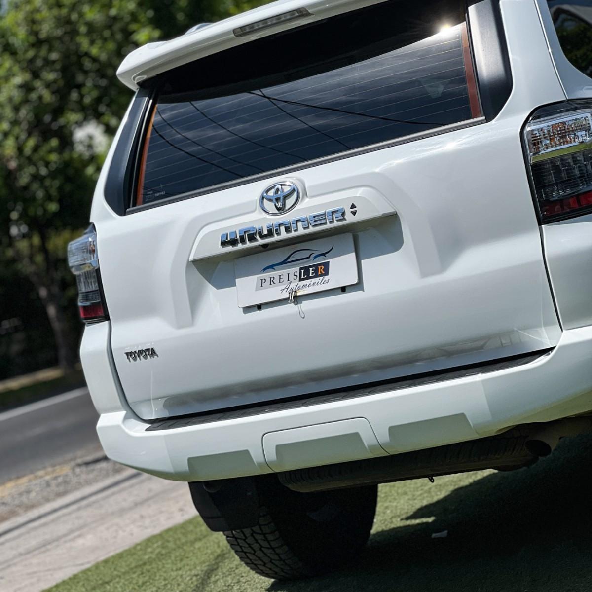 Toyota 4 RUNNER SR5 4X2 AT 2025 - Imagen 8 de 10
