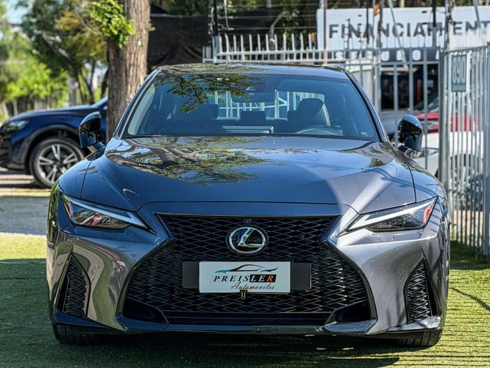 Lexus IS300 FSPORT 2.0 TURBO 2024 - Foto 2 de 10
