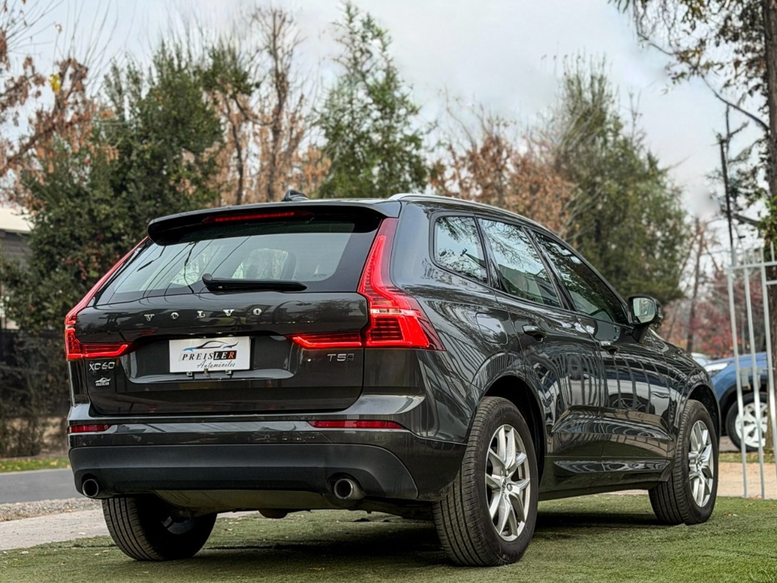 Volvo XC60 T5 MOMENTUM 2019 - Foto 4 de 10