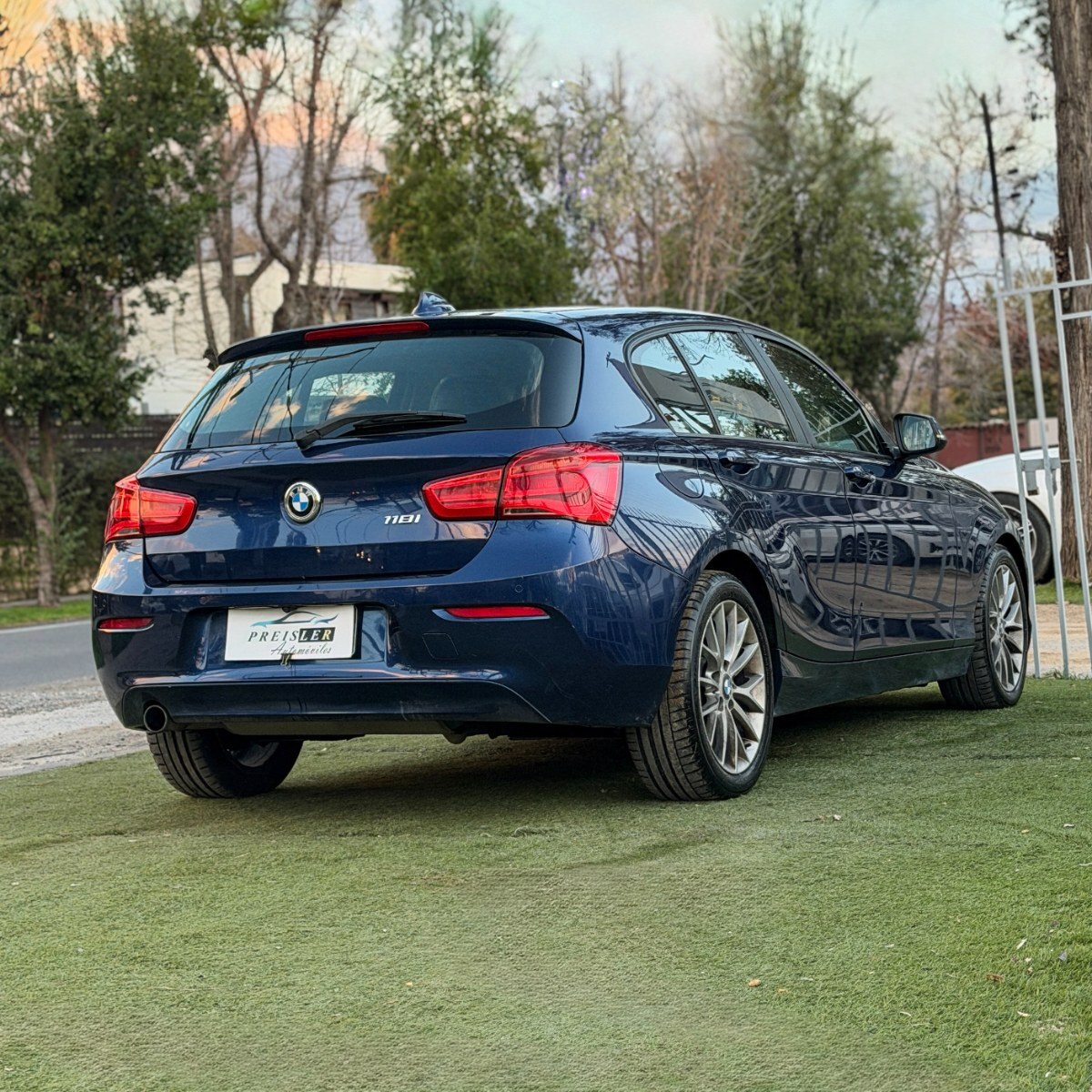 BMW 118 1.5 TURBO AUTOMÁTICO 2017 - Imagen 4 de 10