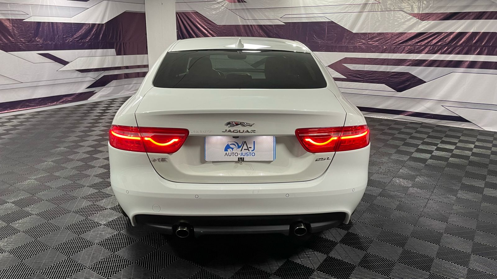 Jaguar XE 2019 - Imagen 11 de 20