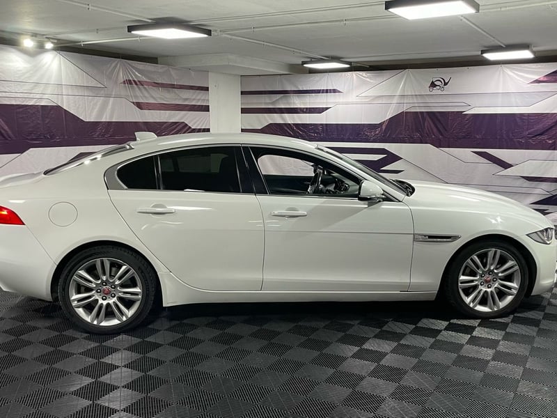 Jaguar XE 2019 - Imagen 8 de 20