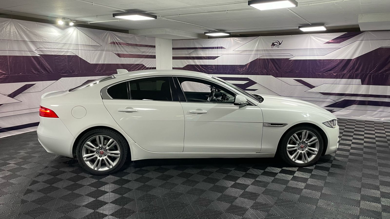 Jaguar XE 2019 - Imagen 8 de 20