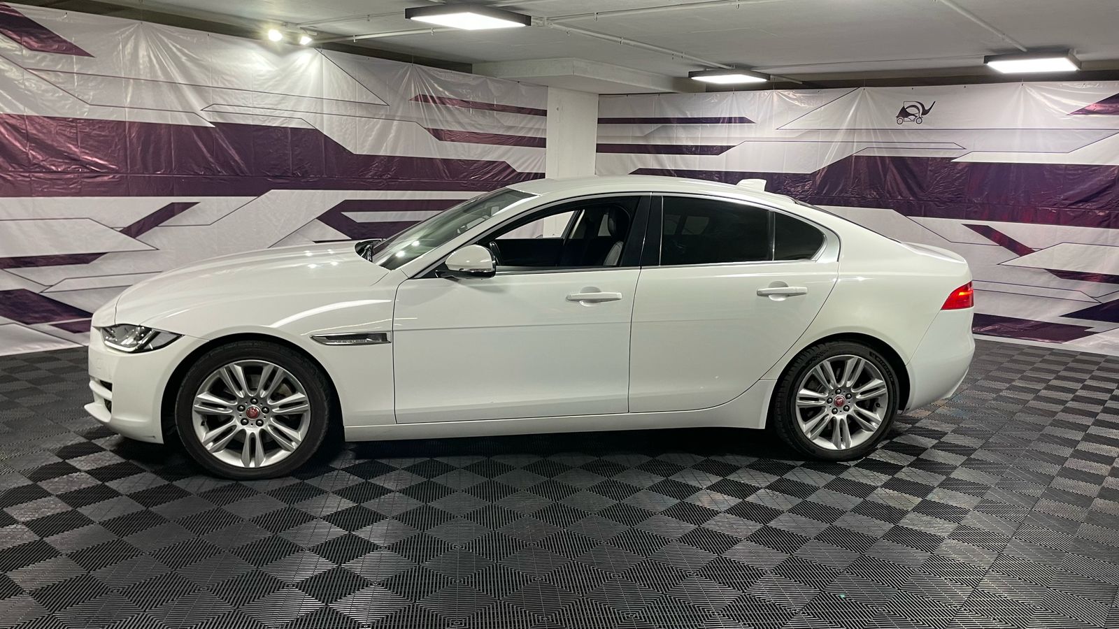 Jaguar XE 2019 - Imagen 16 de 20