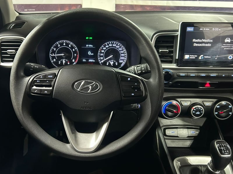 Hyundai VENUE 2023 - Imagen 18 de 20