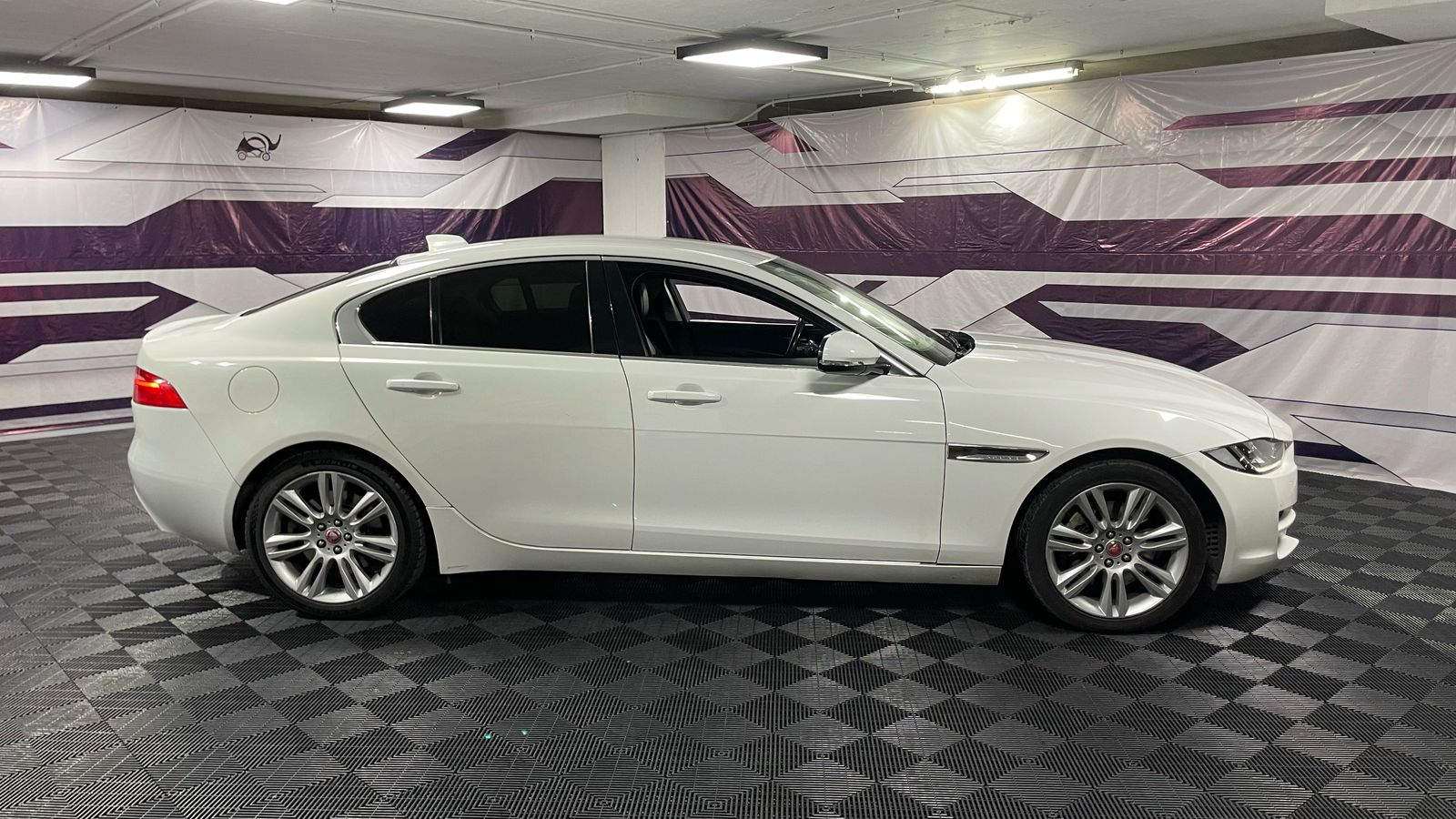 Jaguar XE 2019 - Imagen 7 de 20