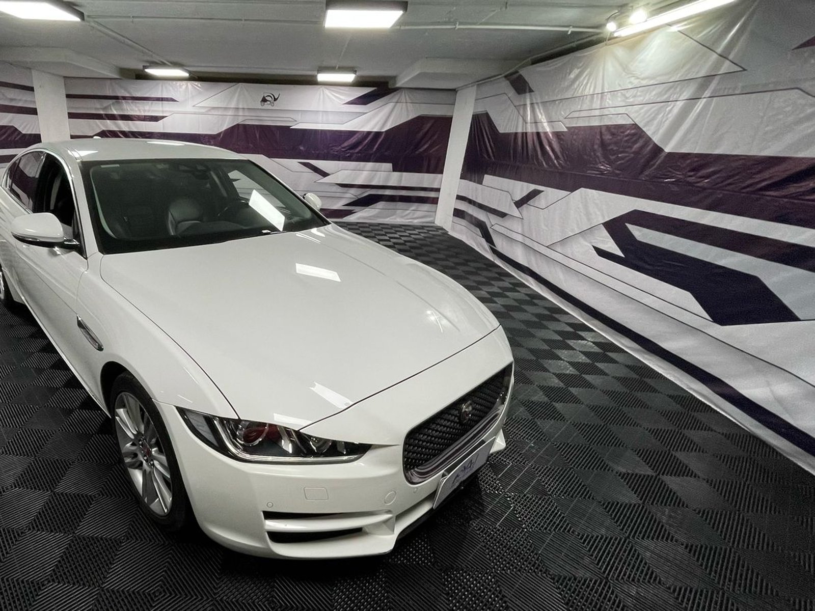 Jaguar XE 2019 - Foto 5 de 20