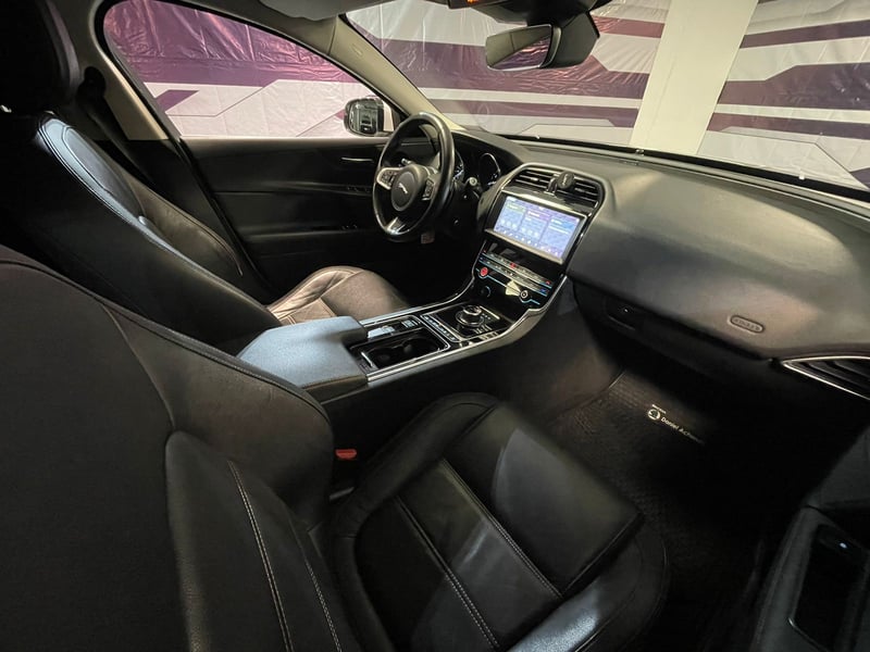 Jaguar XE 2019 - Imagen 19 de 20
