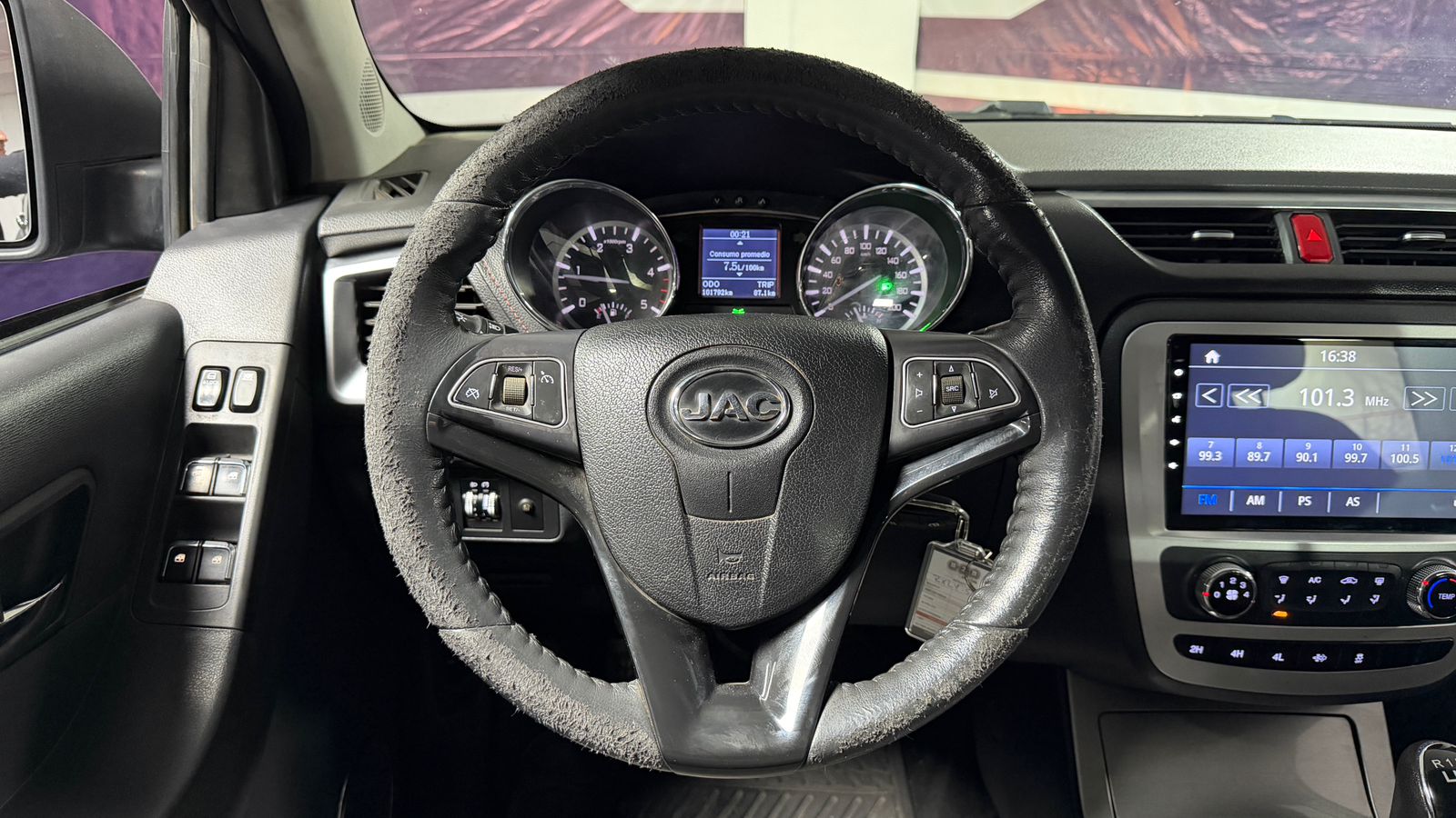 JAC T8 2022 - Imagen 13 de 17