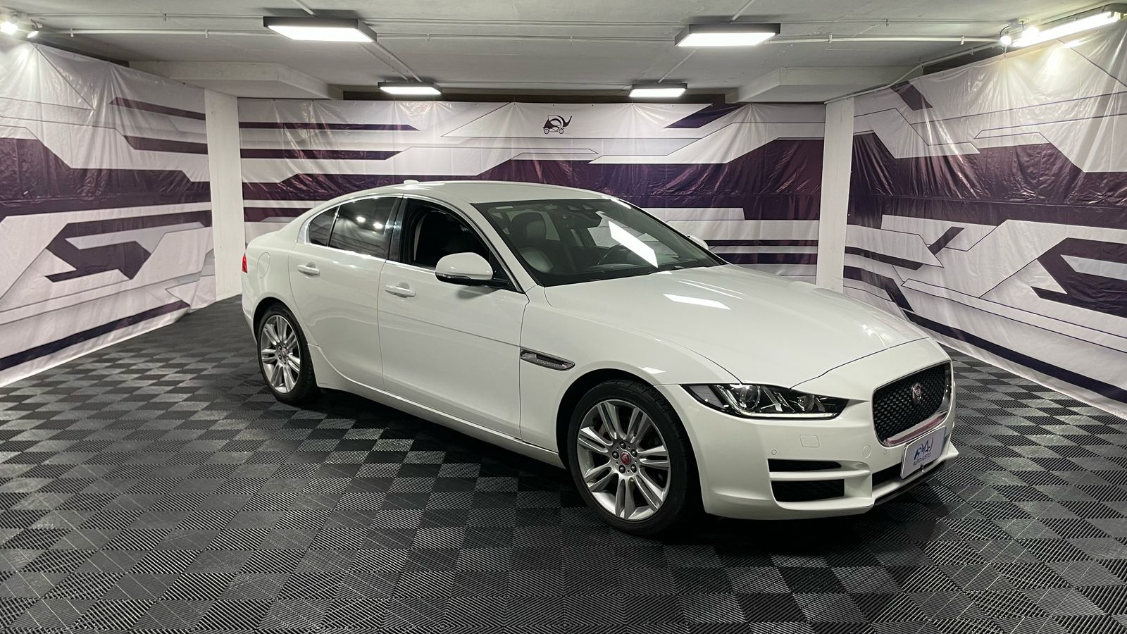 Jaguar XE 2019 - Imagen 4 de 20