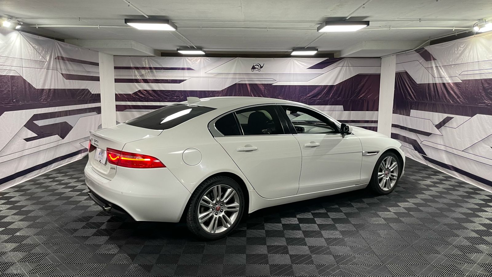 Jaguar XE 2019 - Imagen 9 de 20