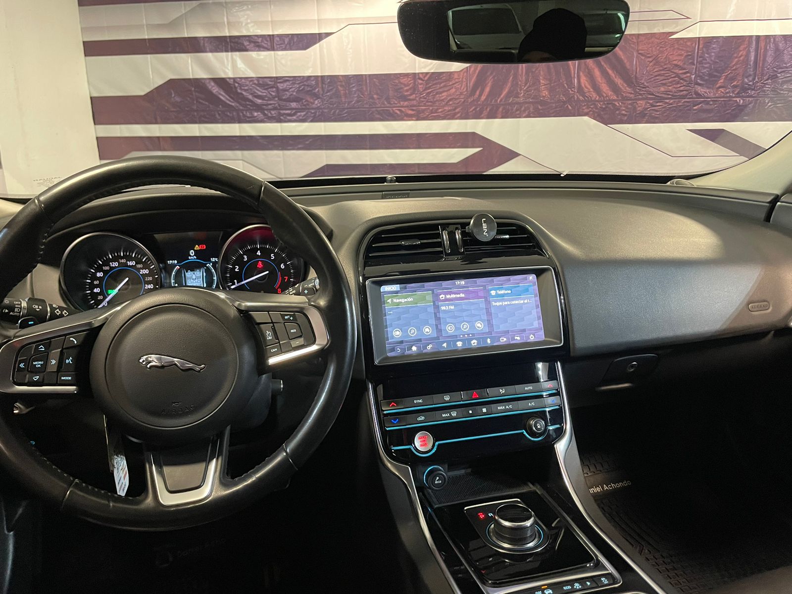 Jaguar XE 2019 - Imagen 20 de 20