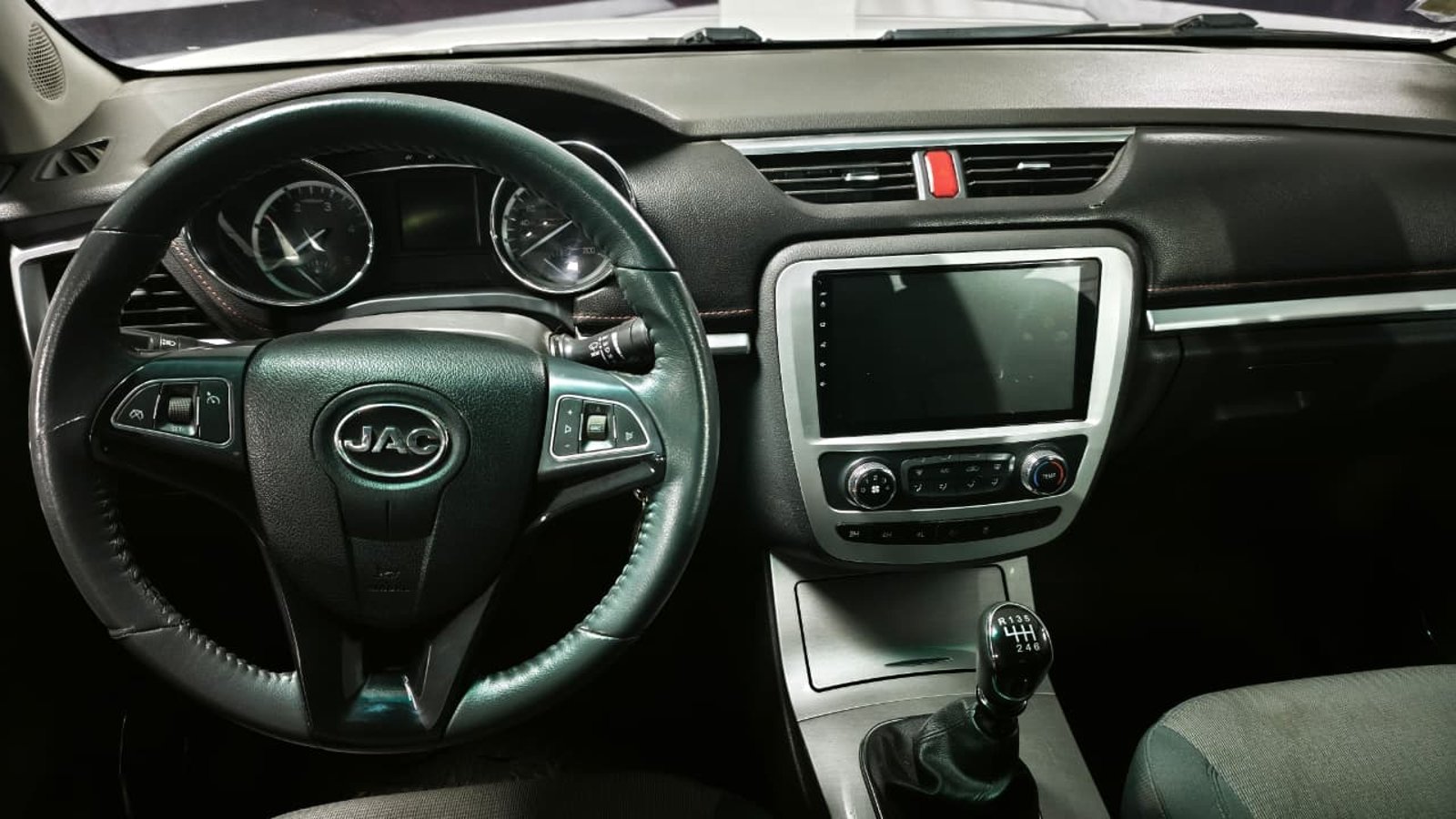 JAC T8 2022 - Imagen 13 de 19