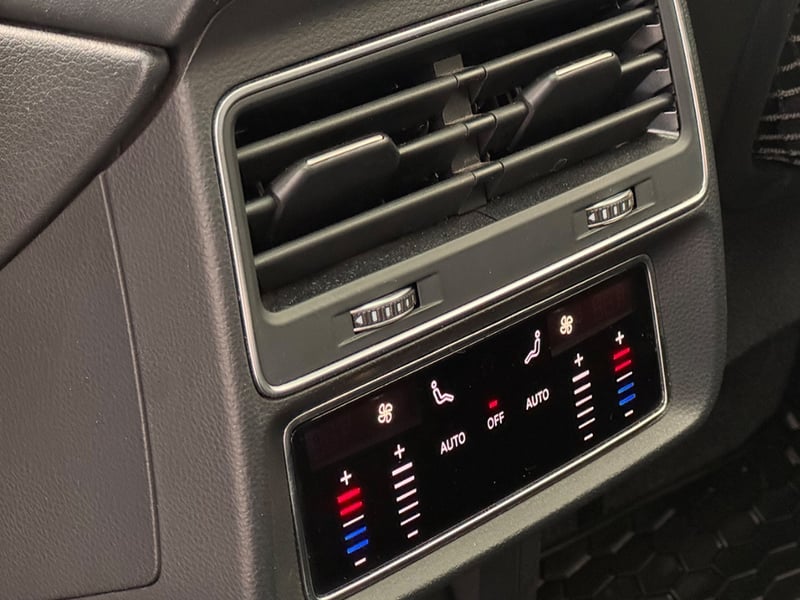 Audi Q8 55 tfsi quattro 2022 - Imagen 15 de 20