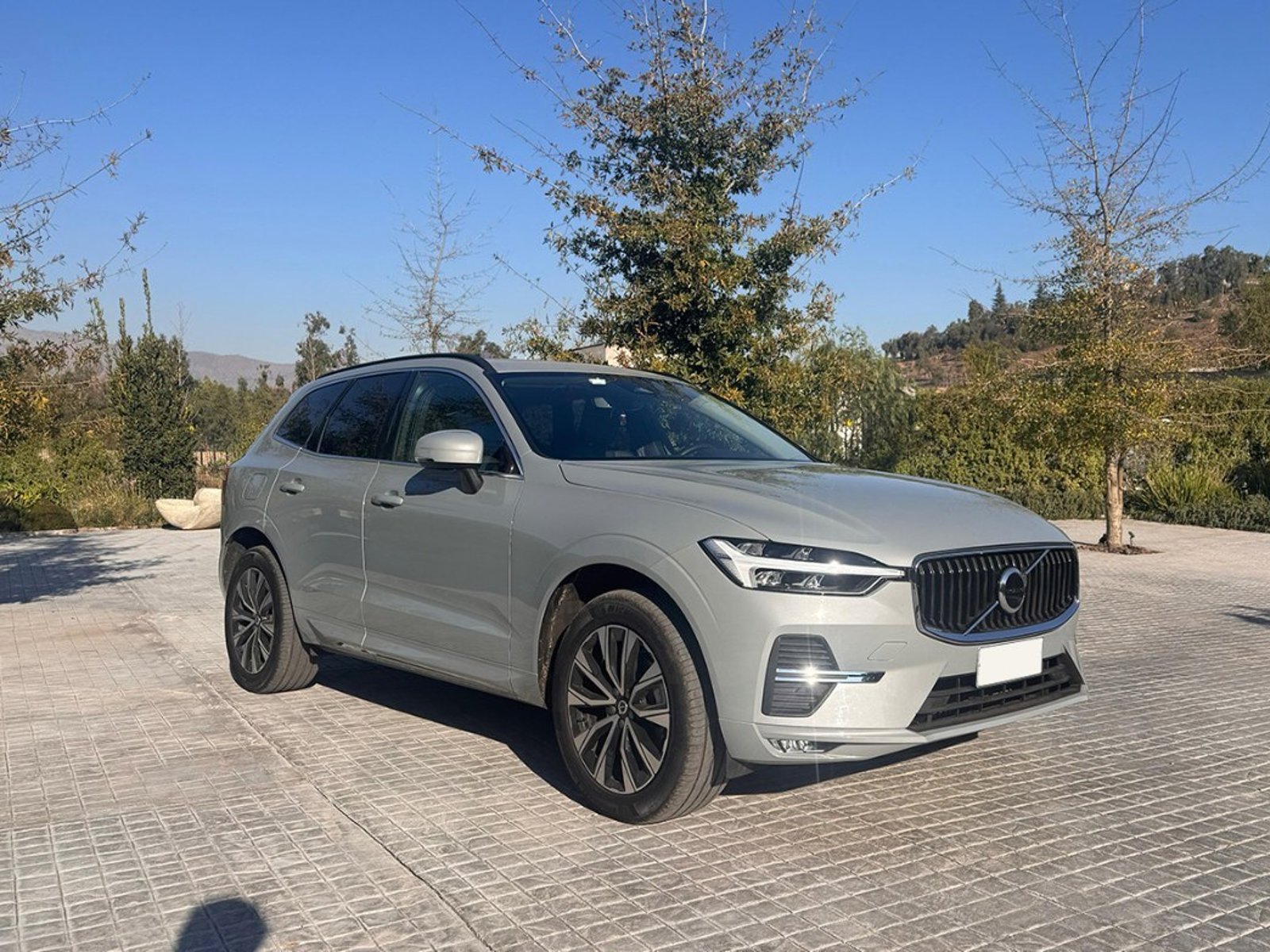 Volvo XC60 B5 Plus AWD 2025 - Foto 4 de 10