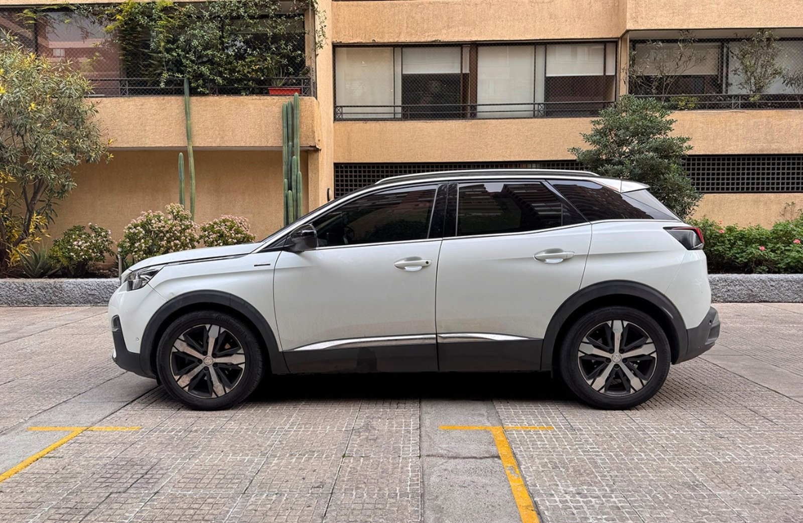 Peugeot 3008 1.6 GT Line 2019 - Imagen 4 de 18