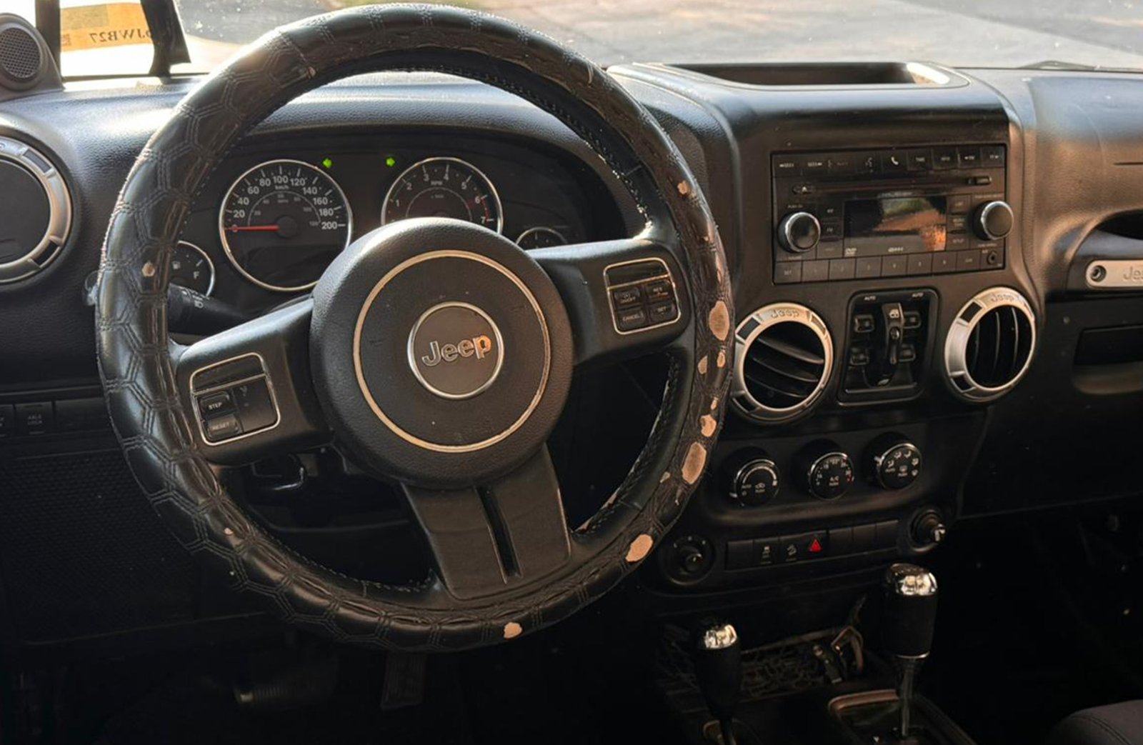 Jeep Wrangler Rubicon Unlimited 3.8 V6 2012 - Imagen 11 de 18