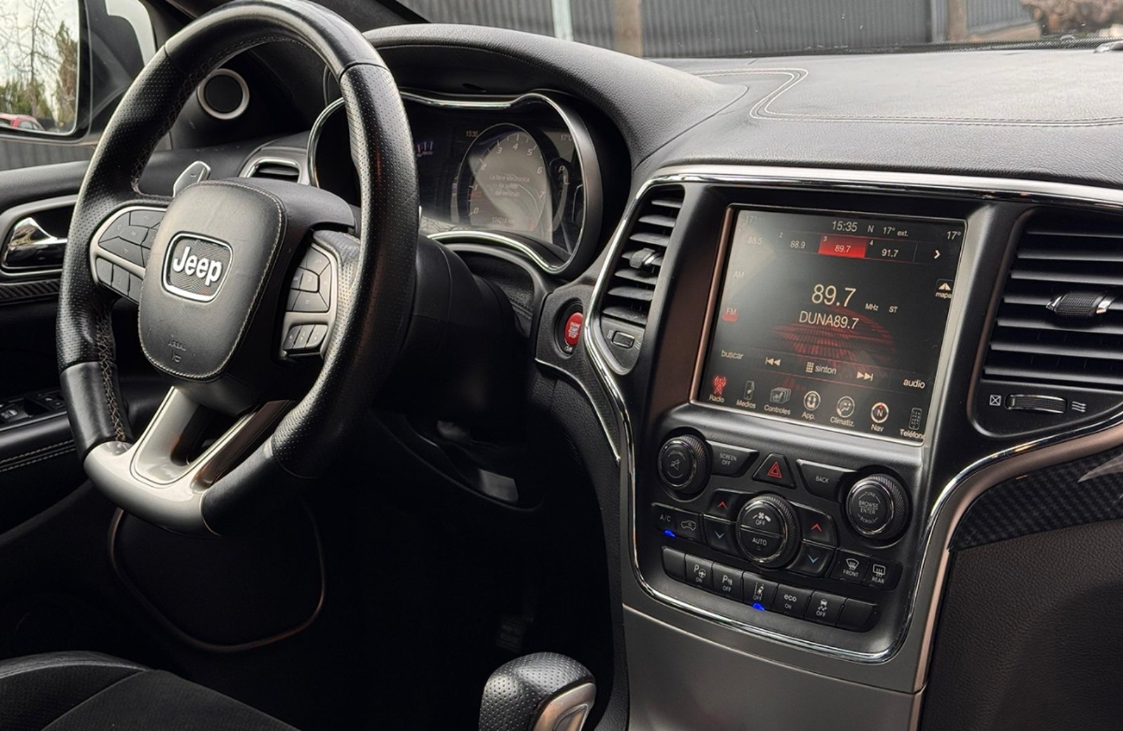Jeep Grand Cherokee SRT 2017 - Imagen 14 de 20