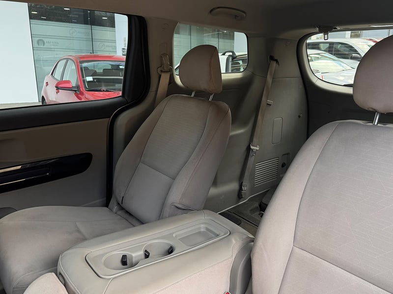 Kia Grand Carnival EX 3.3 2018 - Imagen 13 de 19