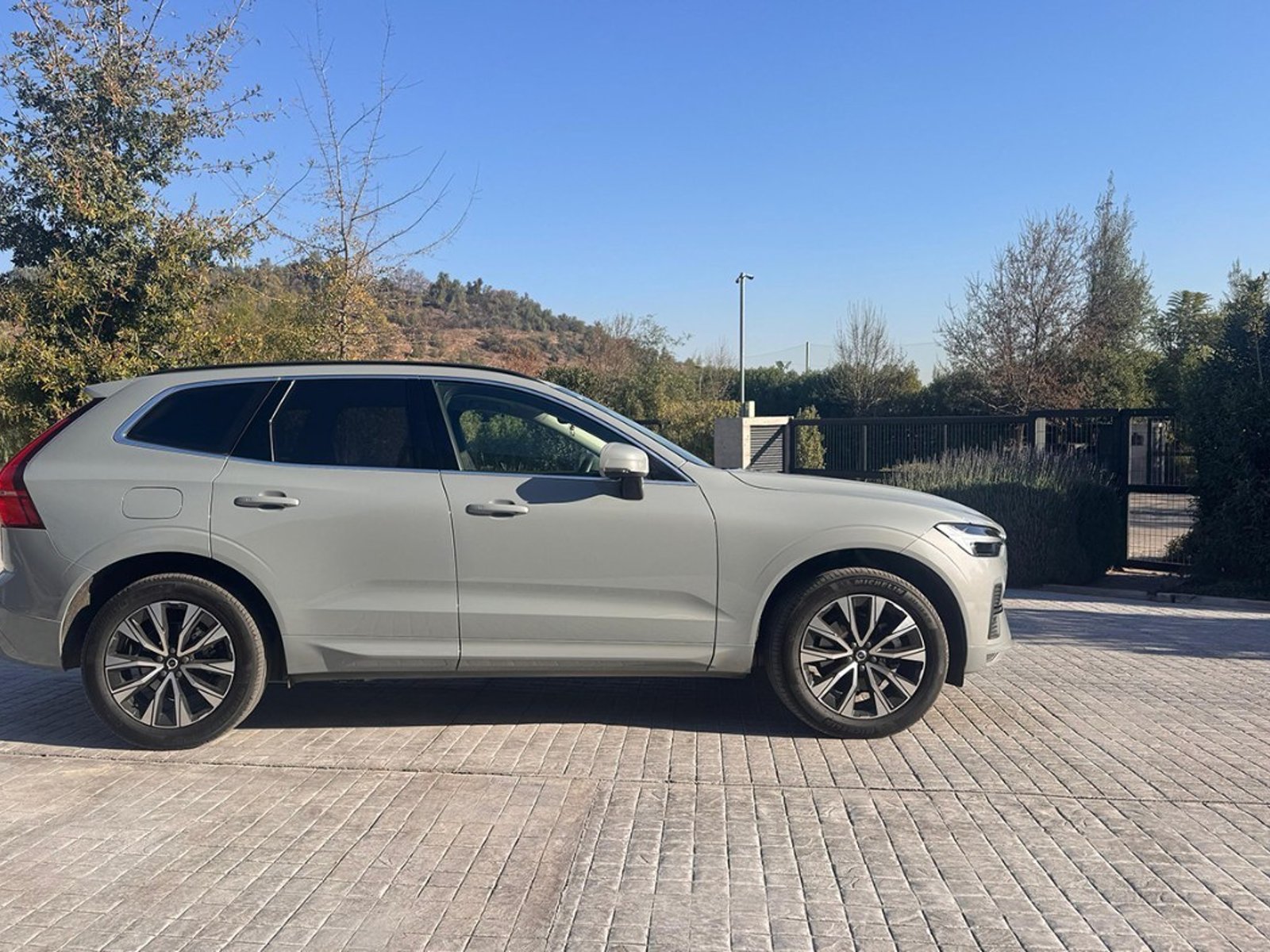 Volvo XC60 B5 Plus AWD 2025 - Foto 5 de 10