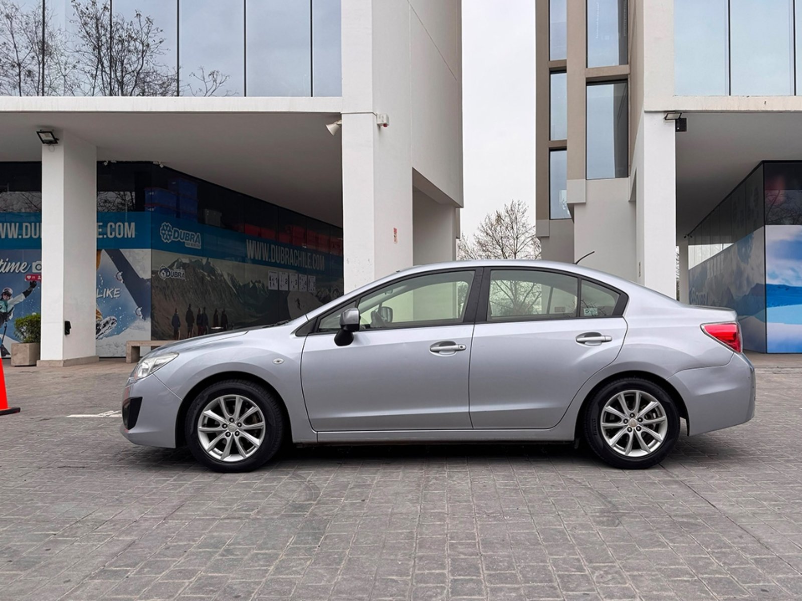 Subaru Impreza 2.0 XS sedán 2015 - Foto 3 de 14
