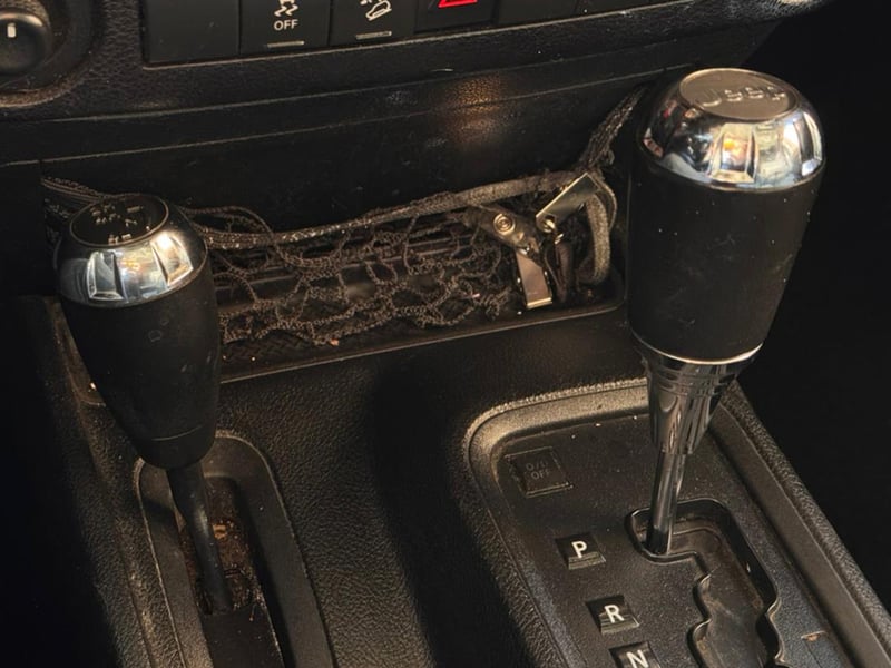 Jeep Wrangler Rubicon Unlimited 3.8 V6 2012 - Imagen 13 de 18