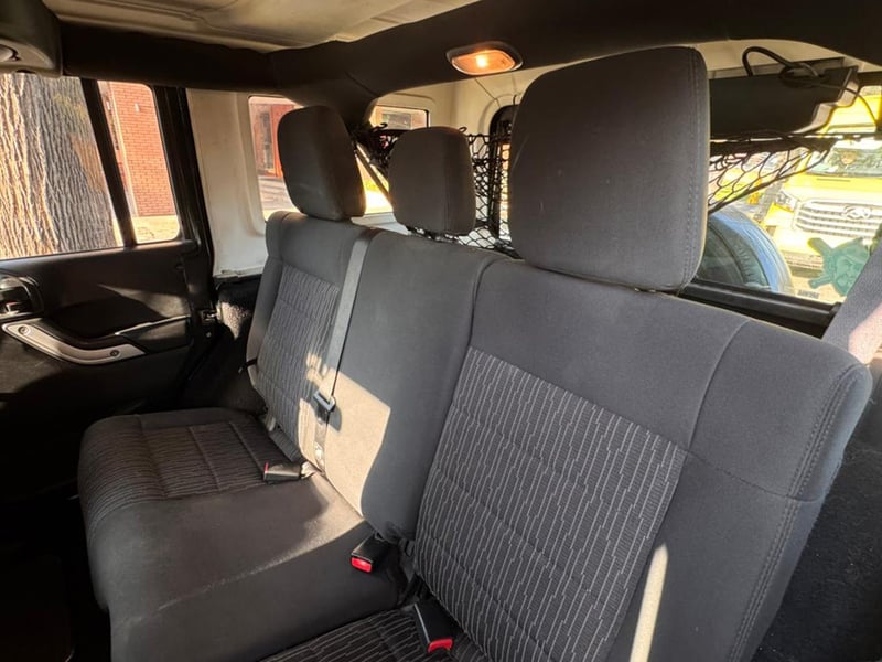 Jeep Wrangler Rubicon Unlimited 3.8 V6 2012 - Imagen 14 de 18