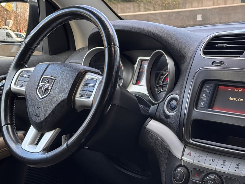 Dodge Journey SXT 3.6 AWD 2012 - Imagen 13 de 17