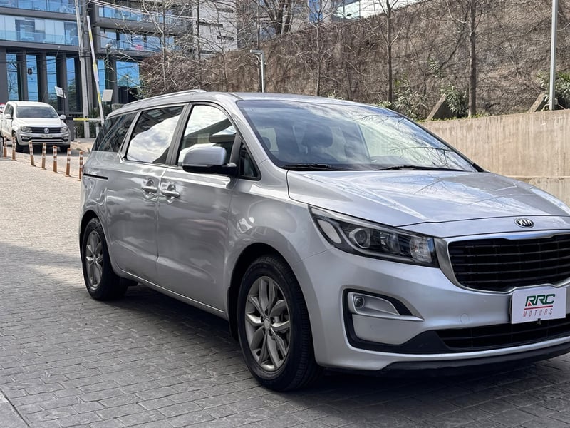 Kia Grand Carnival EX 3.3 2018 - Imagen 8 de 19