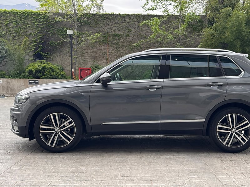 Volkswagen Tiguan Sport 4motion 2019 - Imagen 4 de 20