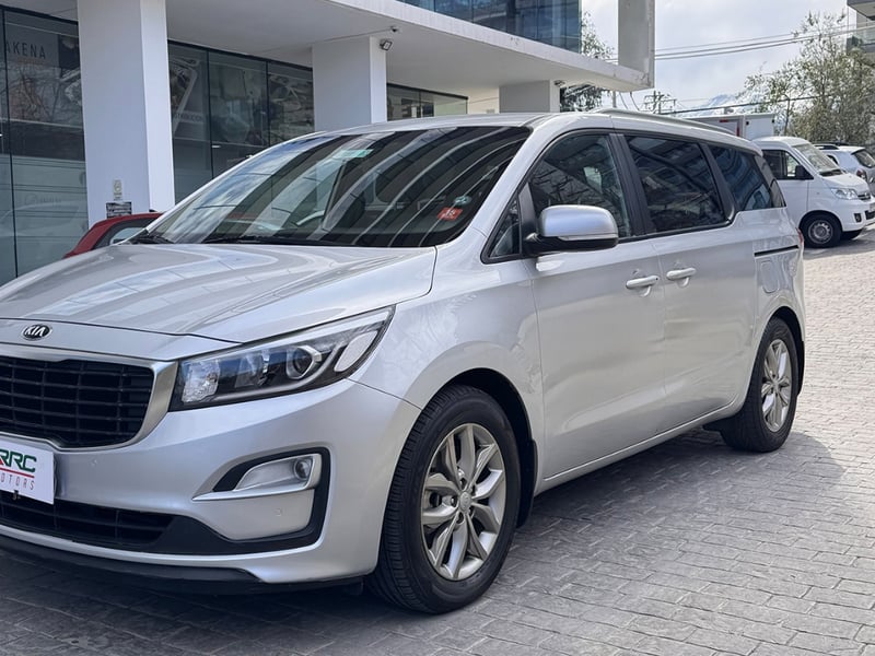 Kia Grand Carnival EX 3.3 2018 - Imagen 3 de 19