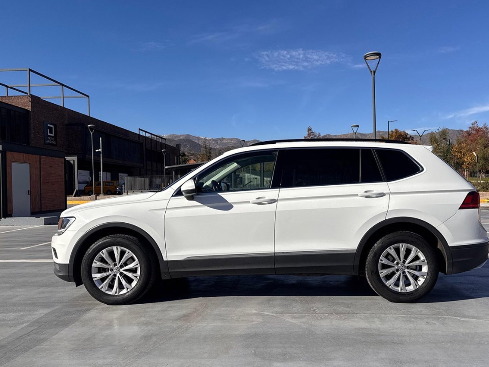 Volkswagen TIGUAN Comfortline 7a 2018 - Foto 4 de 10