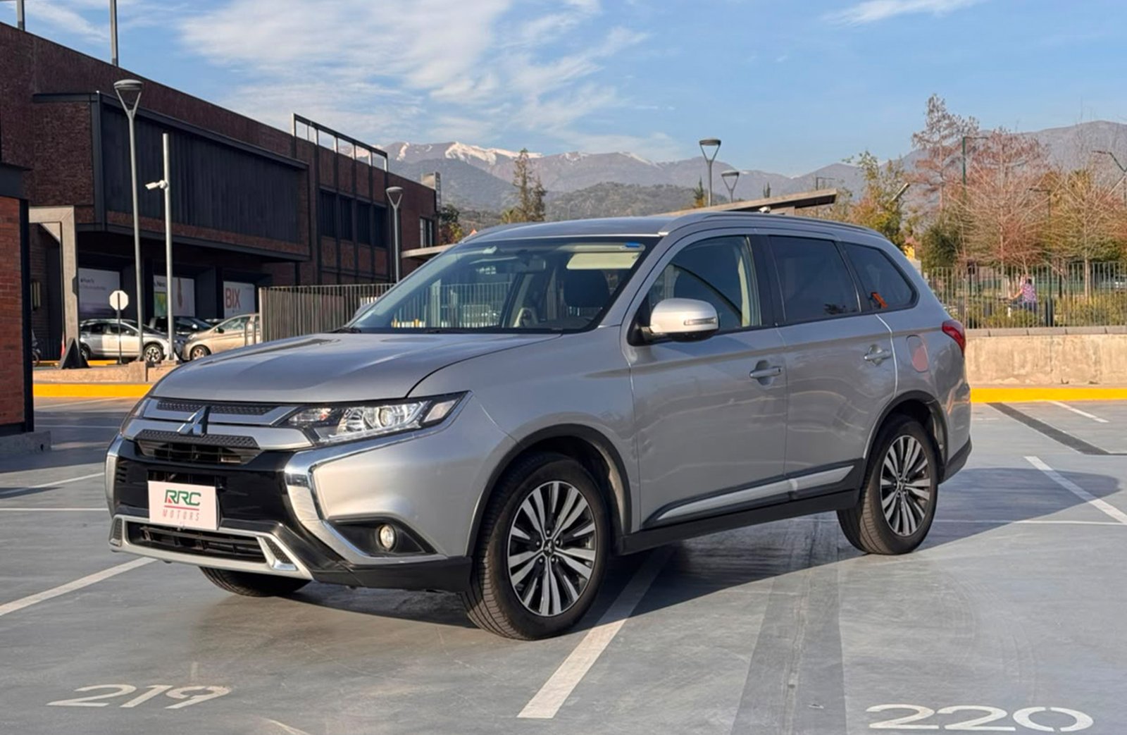 Mitsubishi Outlander GLX 2.4 AWD 2020 - Imagen 3 de 20