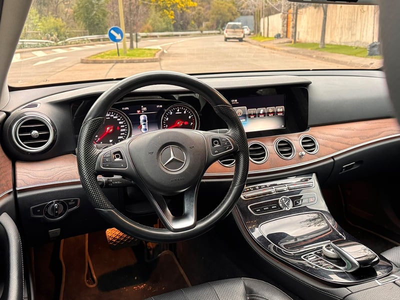 Mercedes-Benz 200 E200 CGI 2017 - Imagen 9 de 16