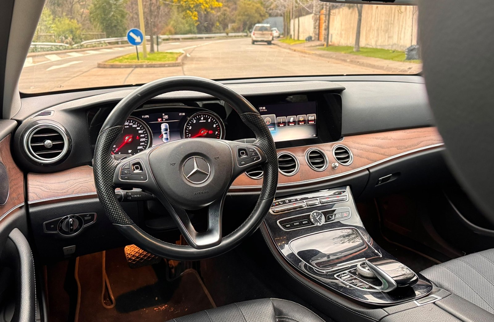 Mercedes-Benz 200 E200 CGI 2017 - Imagen 9 de 16