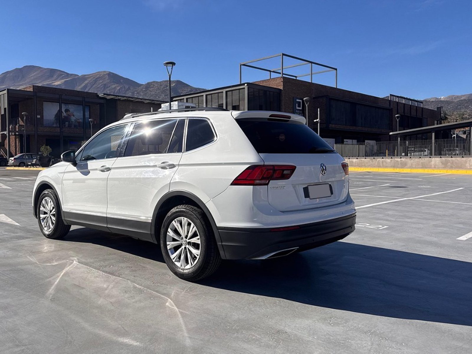 Volkswagen TIGUAN Comfortline 7a 2018 - Foto 5 de 10