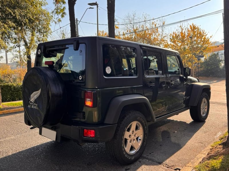 Jeep Wrangler Rubicon Unlimited 3.8 V6 2012 - Imagen 8 de 18