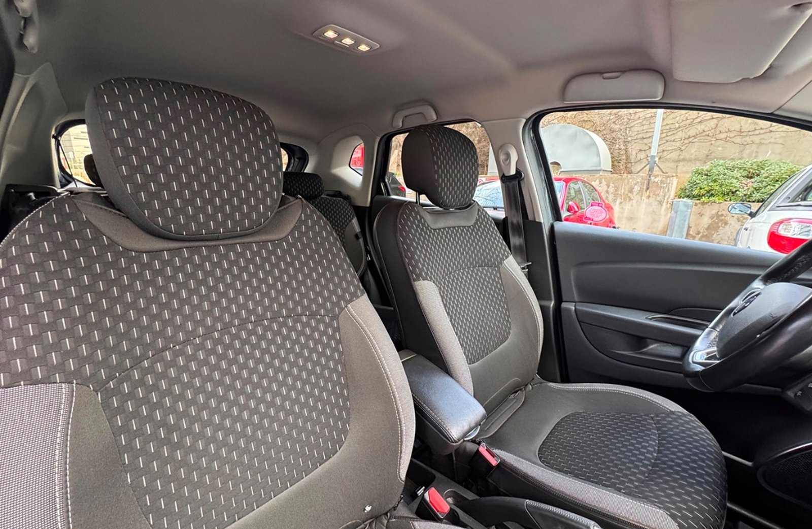 Renault Captur TCE 2019 - Imagen 13 de 16