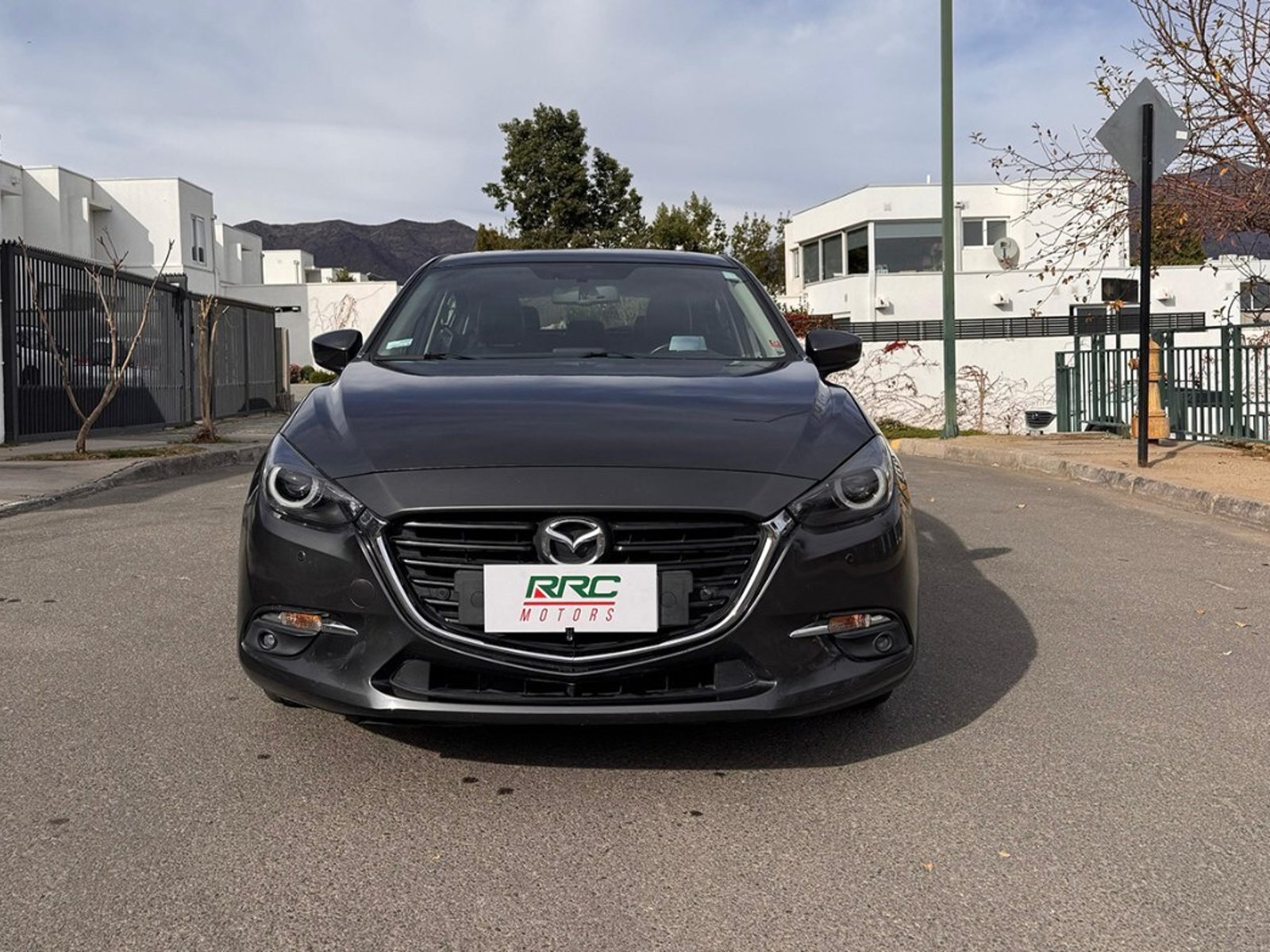 Mazda 3 Sport 2.5 GT Bose 2017 - Foto 2 de 10