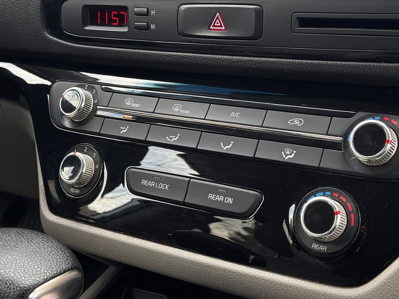Kia Grand Carnival EX 3.3 2018 - Imagen 11 de 19