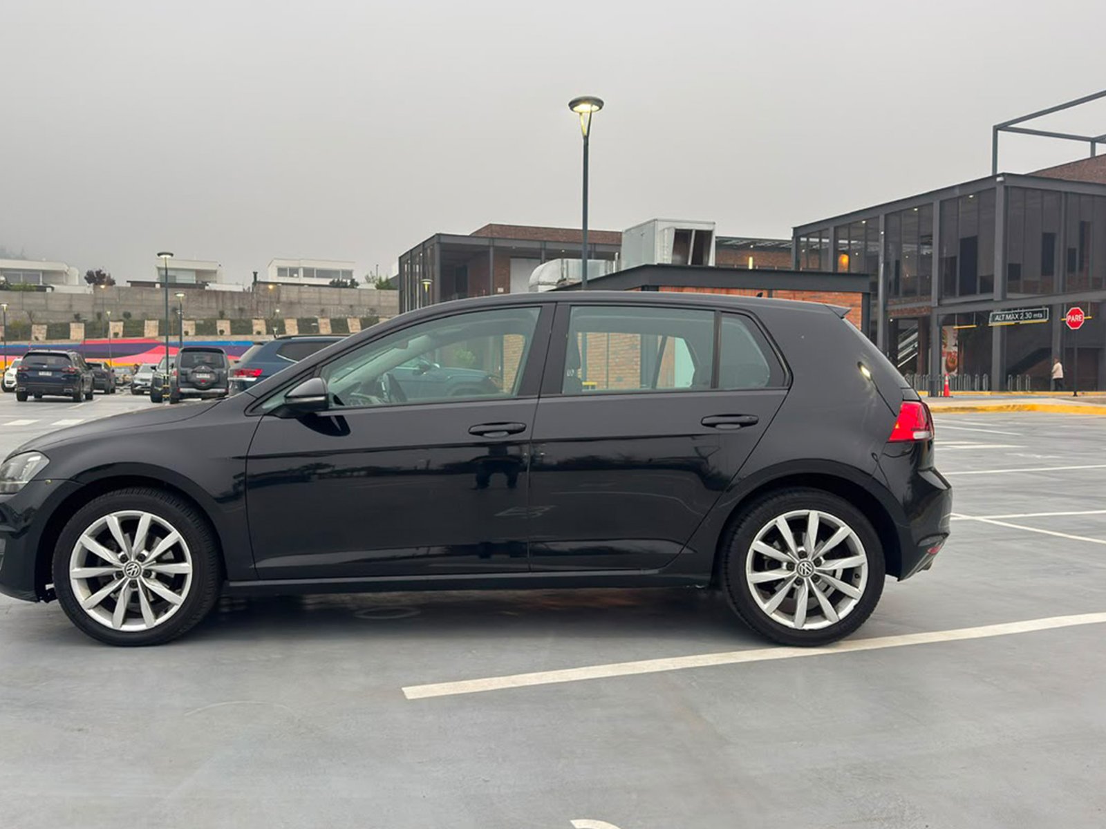Volkswagen Golf Highline 2.0TDI 2018 - Foto 4 de 18