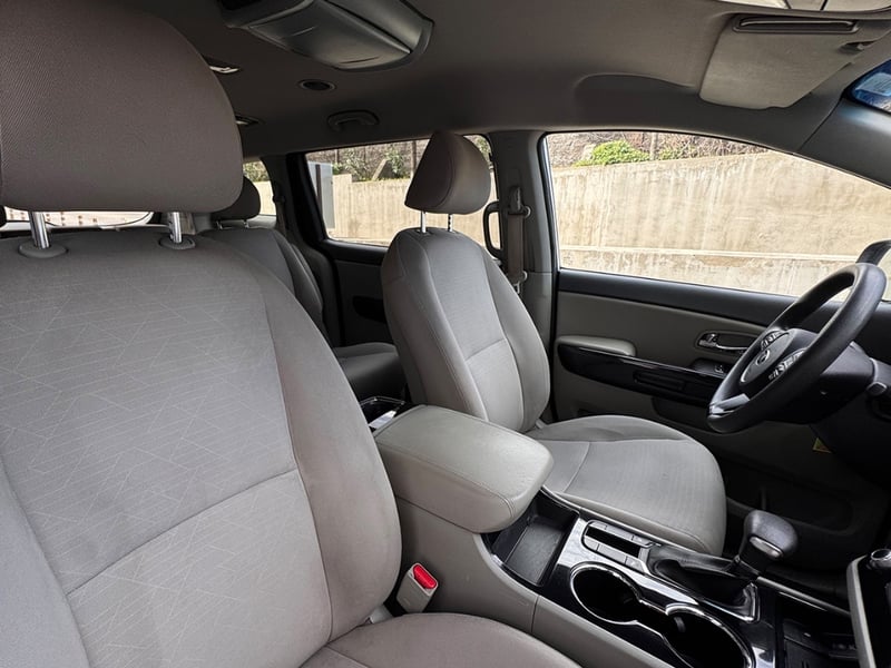 Kia Grand Carnival EX 3.3 2018 - Imagen 17 de 19