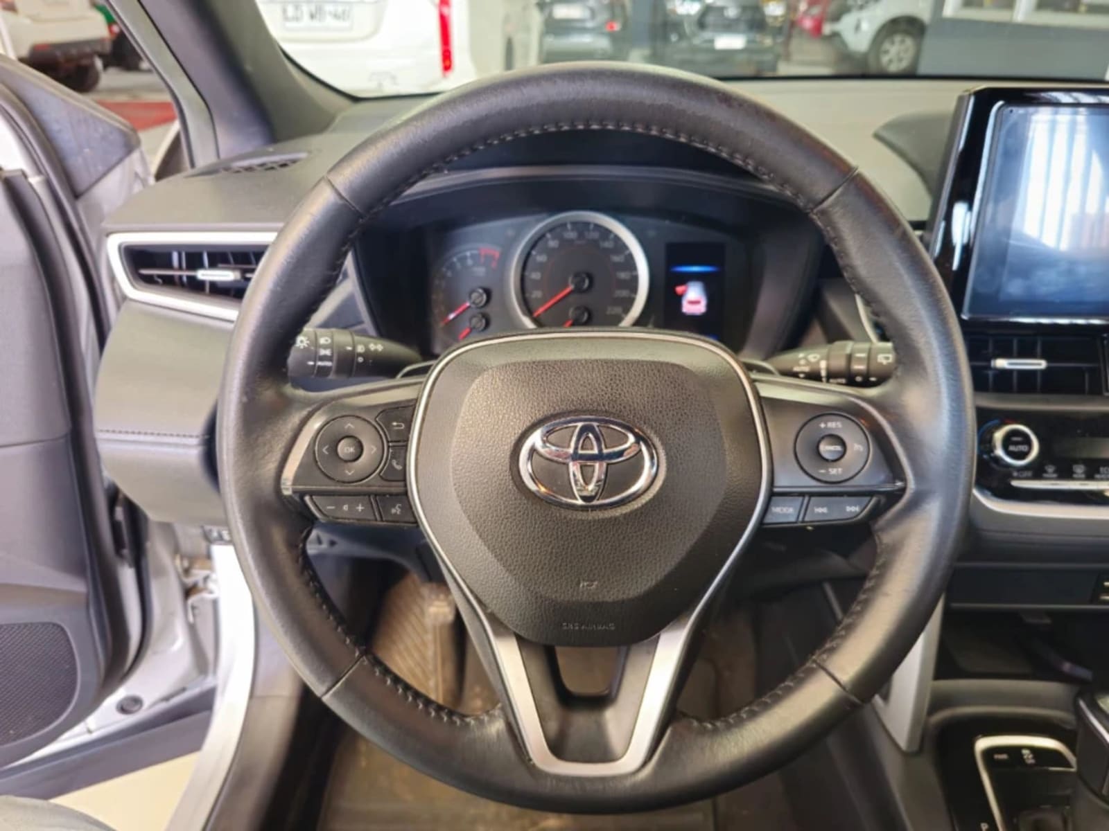 TOYOTA COROLLA CROSS 2.0 SEG 4X2 CVT AT 5P 2023 - Imagen 15 de 20