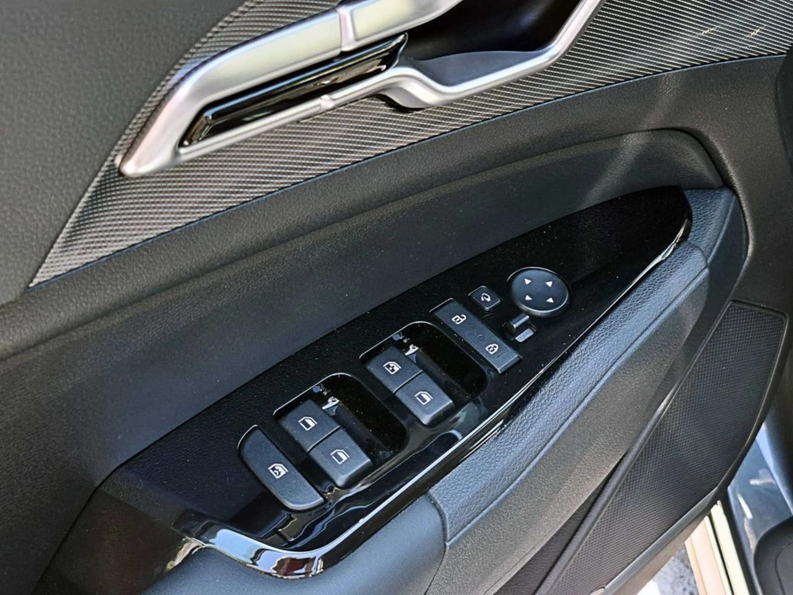 KIA SPORTAGE AT 2025 - Imagen 9 de 18