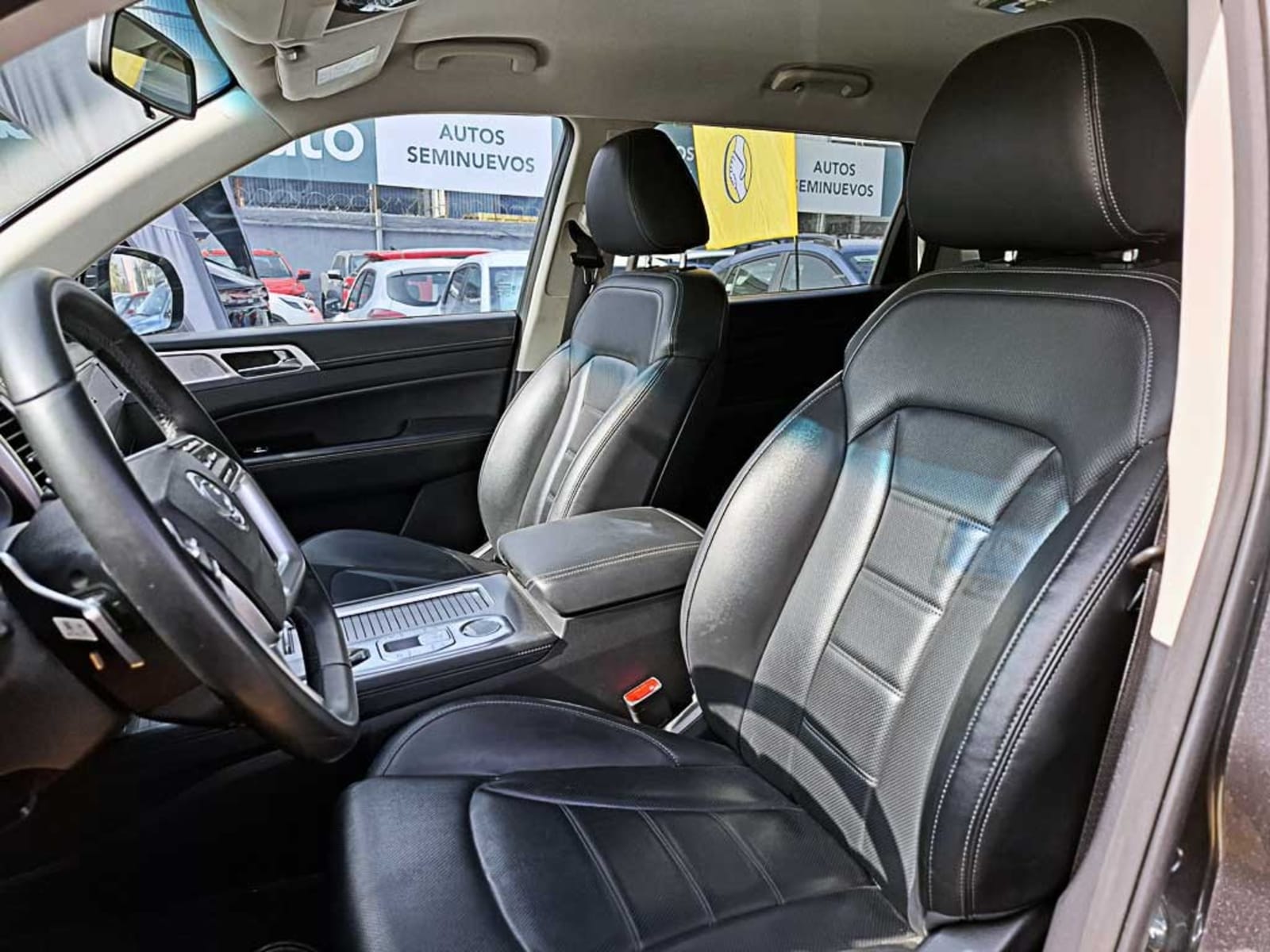 SSANGYONG REXTON 2.2 GLX AT DIESEL 2022 - Imagen 13 de 20