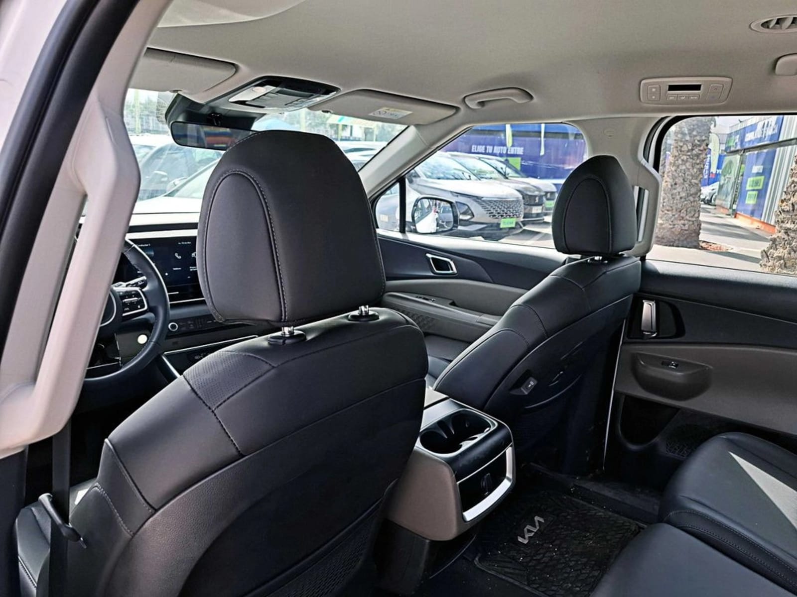 KIA CARNIVAL 2.2 EX LTD AT DIESEL 2025 - Imagen 13 de 20