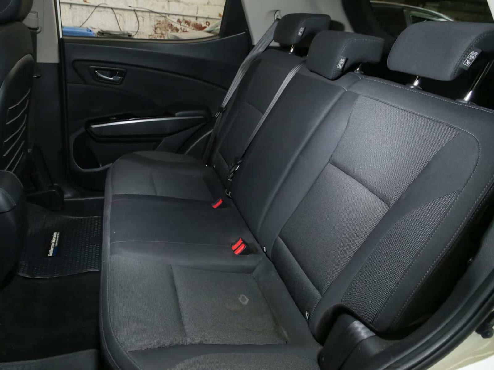 SSANGYONG TIVOLI LIMITED 1.6 6AT 2WD 6 AB 2023 - Imagen 11 de 13
