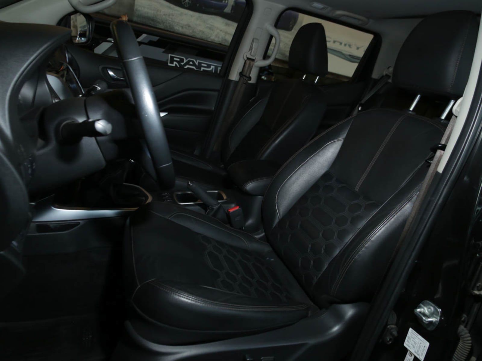 NISSAN NAVARA 2.3D DC PLATINUM MT 4WD 2023 - Imagen 12 de 16