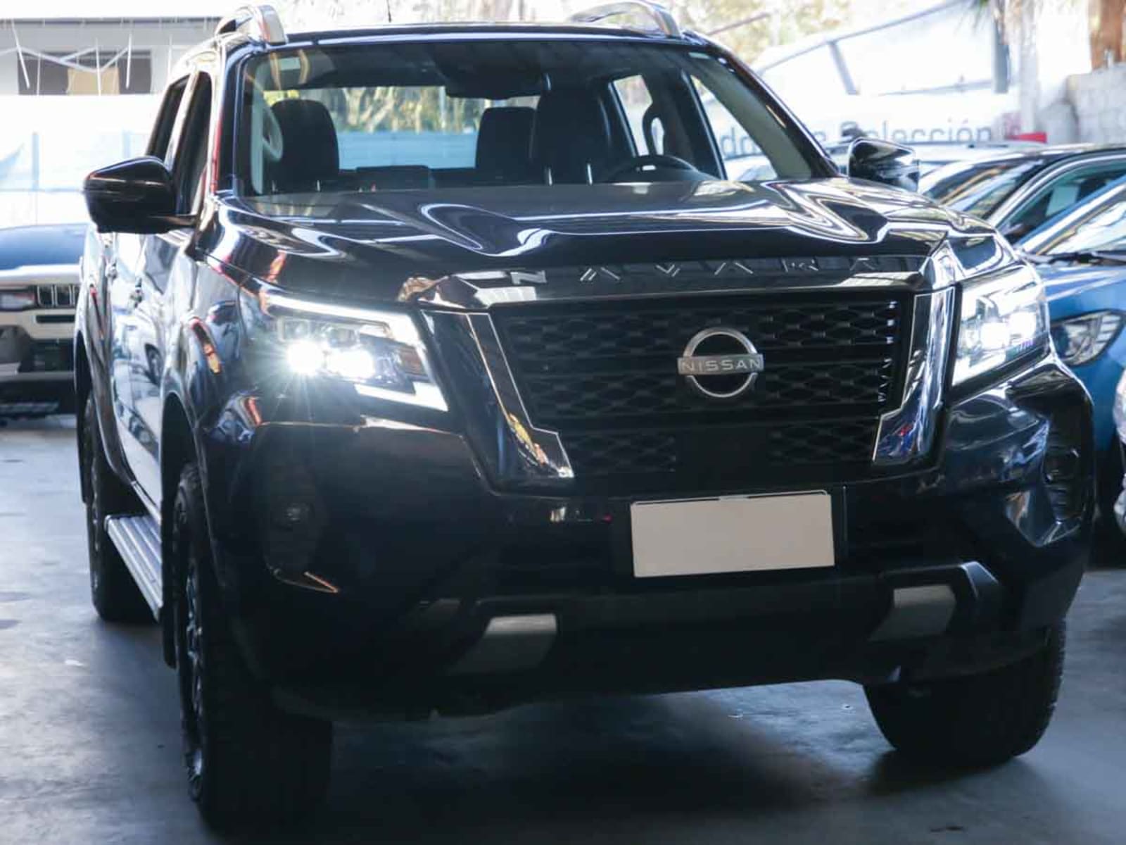 NISSAN NAVARA 2.3D DC PLATINUM MT 4WD 2023 - Imagen 3 de 16